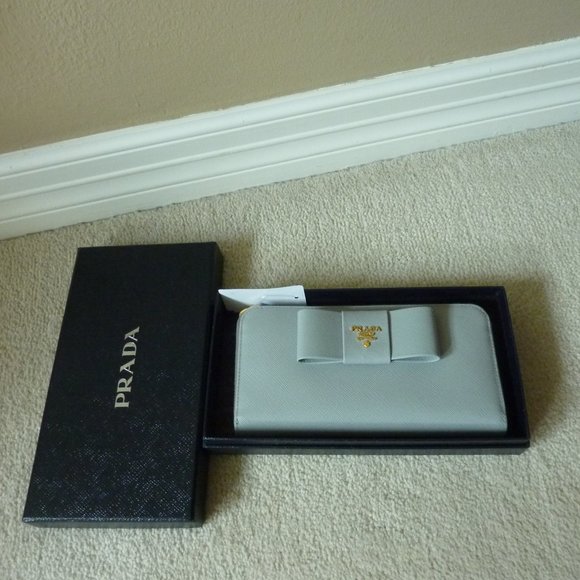 PRADA Saffiano Leather Logo Bow Zippered Wallet - Picture 11 of 12